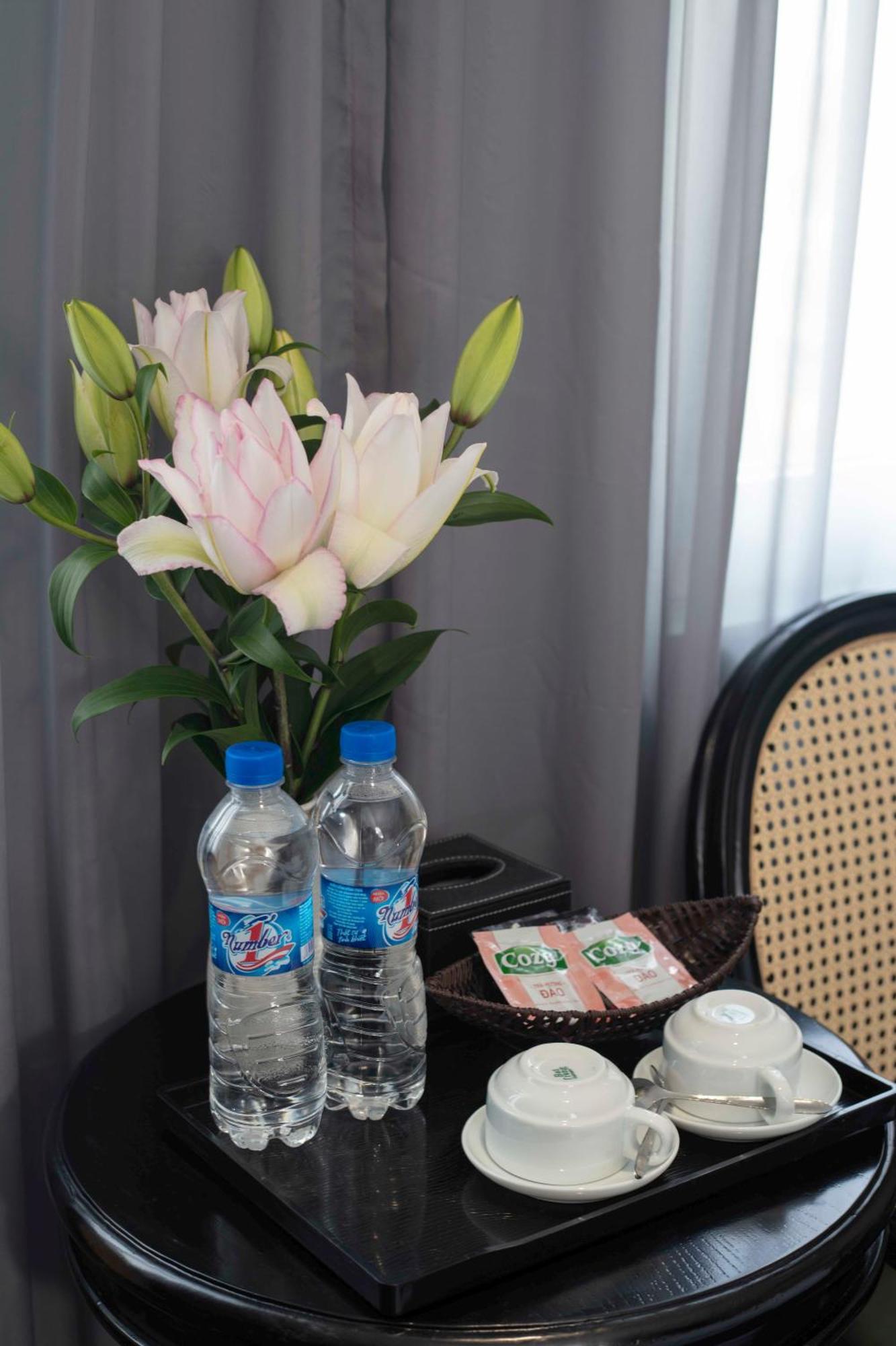 Madelise Amica Hotel And Travel Hanoi Exterior foto